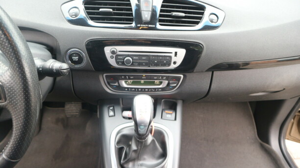 Renault Grand Scenic III · 2-й рестайлинг, 7 мест, 2013 г.