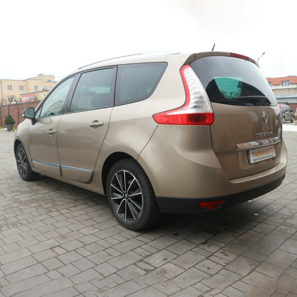 Renault Grand Scenic III · 2-й рестайлинг, 7 мест, 2013 г.