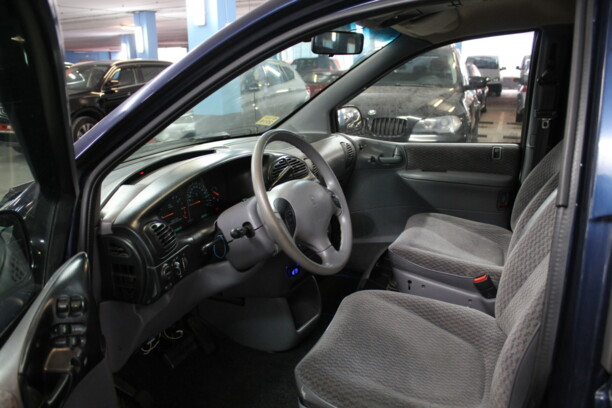 Dodge Grand Caravan III, 7 мест, 1999 г.