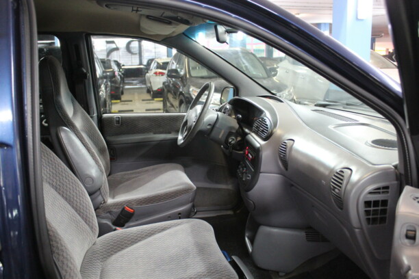 Dodge Grand Caravan III, 7 мест, 1999 г.
