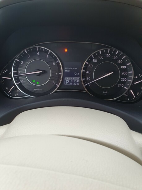 Nissan Patrol Y62, 7 мест, 2011 г.