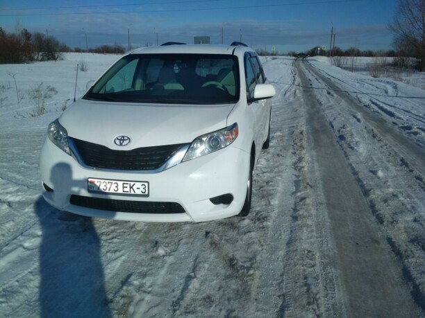 Toyota Sienna III (XL30), 7 мест, 2011 г.