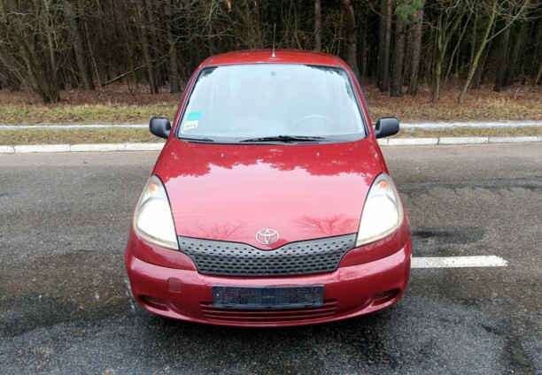 Toyota Yaris Verso, 1999 г.