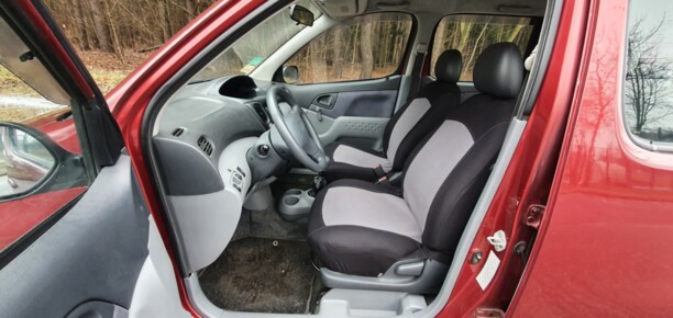 Toyota Yaris Verso, 1999 г.