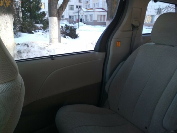 Toyota Sienna III (XL30), 7 мест, 2011 г.