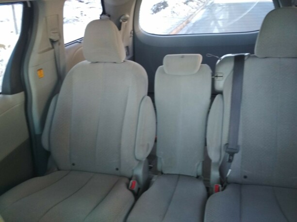 Toyota Sienna III (XL30), 7 мест, 2011 г.