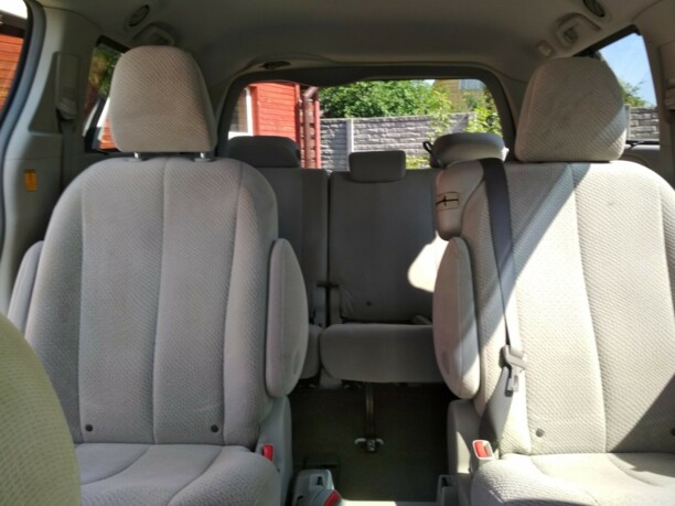 Toyota Sienna III (XL30), 7 мест, 2011 г.