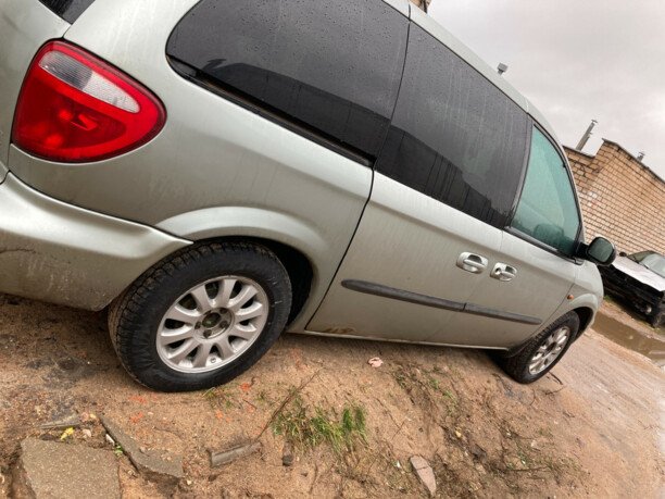 Chrysler Voyager IV, 7 мест, 2003 г.