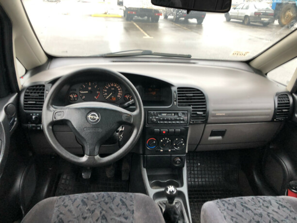 Opel Zafira A, 7 мест, 2000 г.