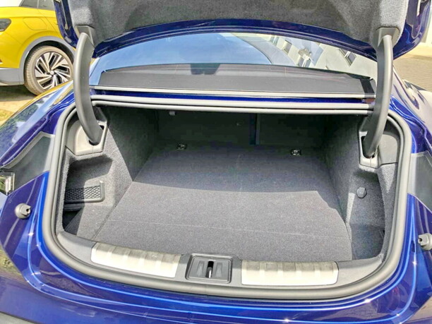 Porsche Taycan, 2020 г.