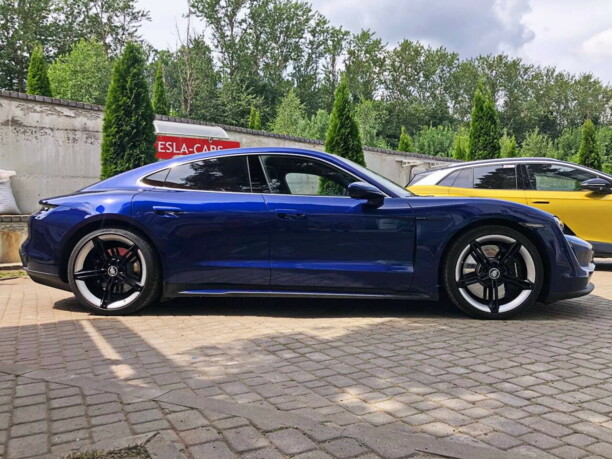 Porsche Taycan, 2020 г.