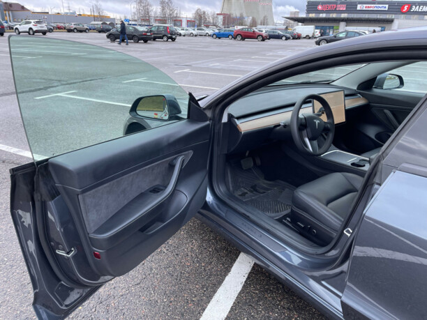 Tesla Model 3, 2020 г.