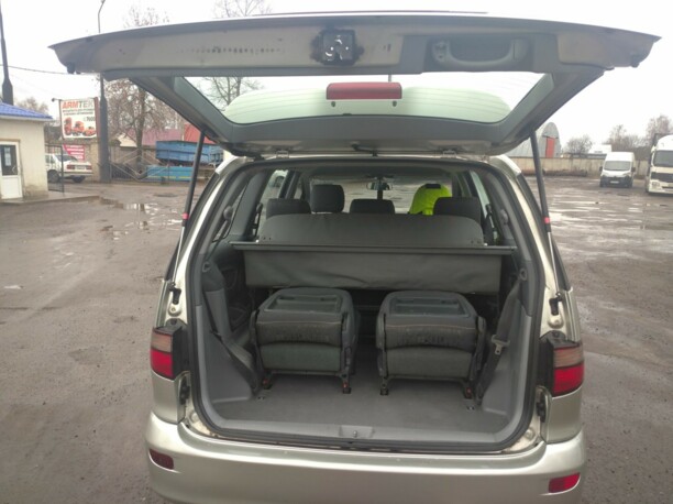 Toyota Previa II (XR30, XR40), 7 мест, 2001 г.