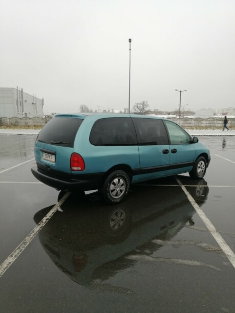 Dodge Caravan III, 7 мест, 1998 г.