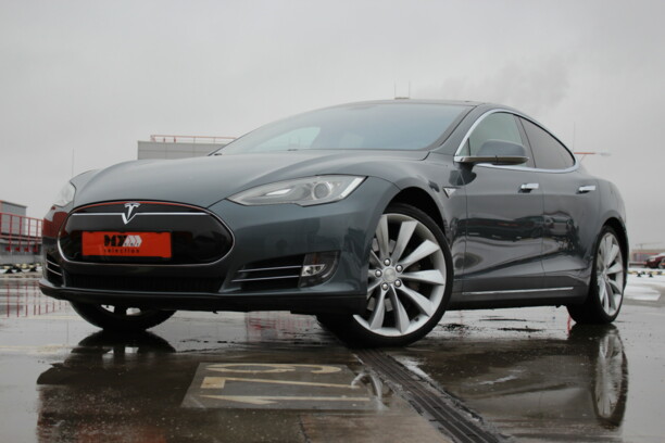 Tesla Model S I, 2013 г.