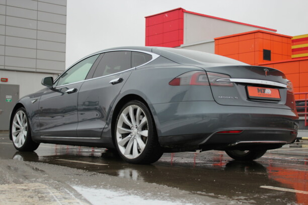 Tesla Model S I, 2013 г.