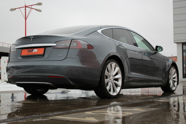 Tesla Model S I, 2013 г.