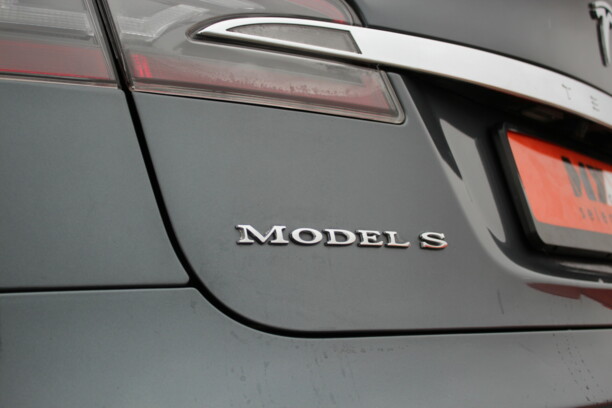 Tesla Model S I, 2013 г.