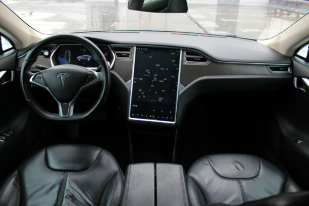 Tesla Model S I, 2013 г.