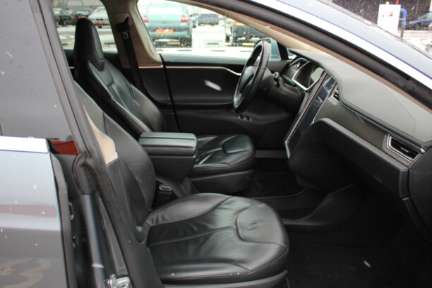 Tesla Model S I, 2013 г.