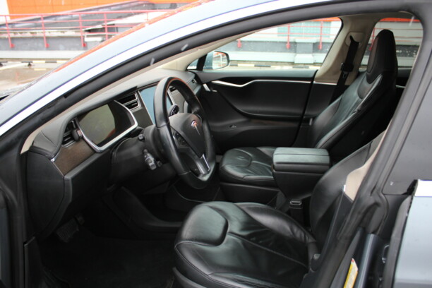 Tesla Model S I, 2013 г.