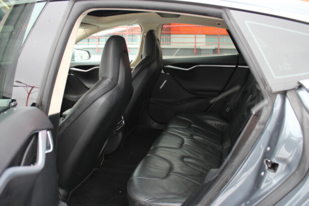Tesla Model S I, 2013 г.