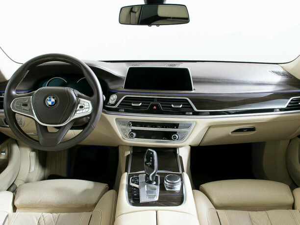 BMW 7 серия G12 (Long), 2016 г.