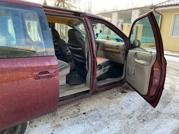 Dodge Caravan IV, 7 мест, 2001 г.