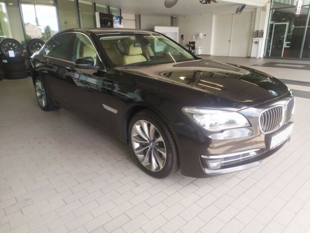 BMW 7 серия F02 (Long), 2015 г.