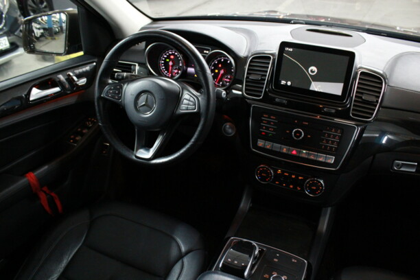 Mercedes-Benz GLE W166, 2015 г.