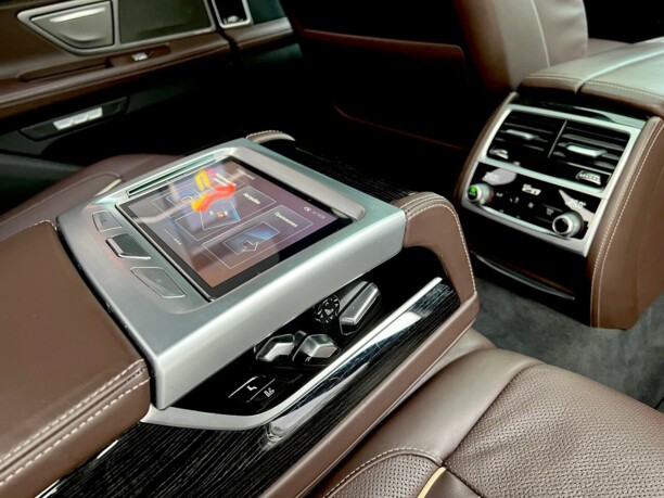 BMW 7 серия G11, 2016 г.