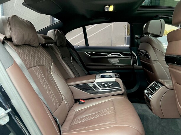 BMW 7 серия G11, 2016 г.