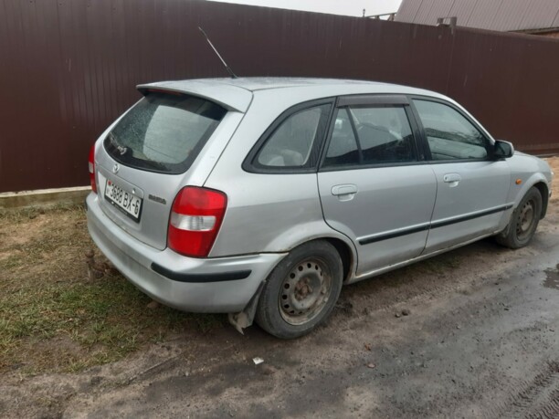 Mazda 323F, 1999 г.