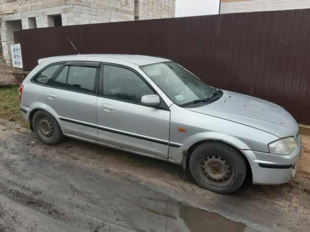 Mazda 323F, 1999 г.