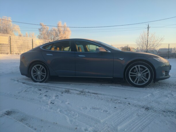 Tesla Model S I, 2013 г.