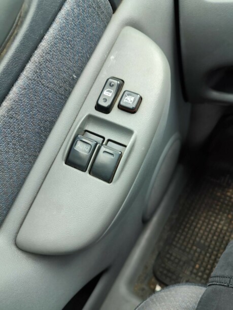 Toyota Yaris Verso, 2002 г.