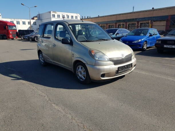Toyota Yaris Verso, 2002 г.