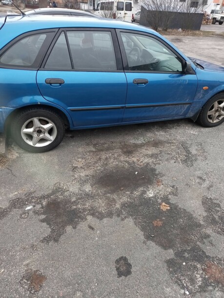 Mazda 323F, 1998 г.