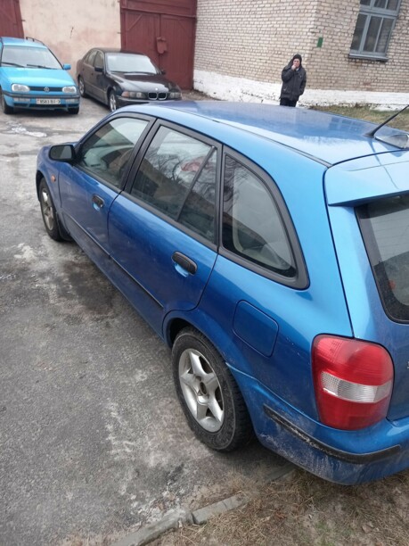 Mazda 323F, 1998 г.