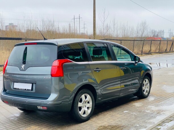 Peugeot 5008 I, 7 мест, 2010 г.