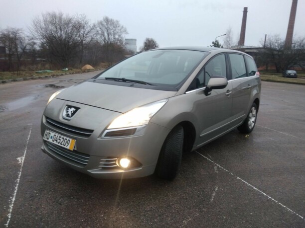 Peugeot 5008 I, 7 мест, 2012 г.