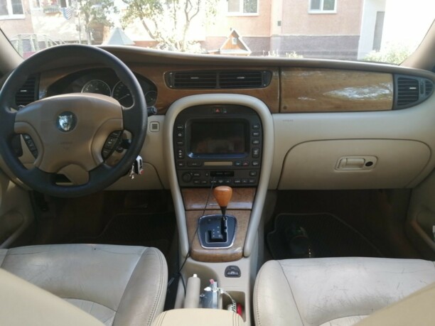Jaguar X-Type, 2001 г.