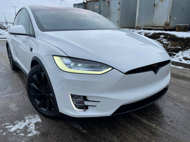 Tesla Model X, 7 мест, 2018 г.