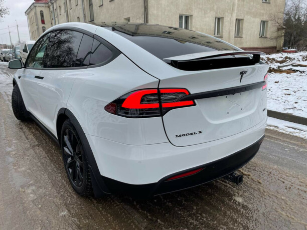 Tesla Model X, 7 мест, 2018 г.