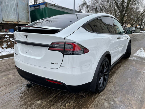 Tesla Model X, 7 мест, 2018 г.