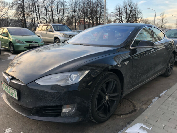 Tesla Model S I, 2015 г.