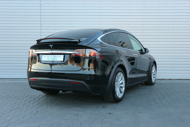 Tesla Model X, 2017 г.