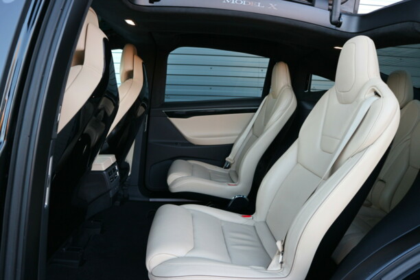 Tesla Model X, 2017 г.