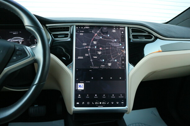 Tesla Model X, 2017 г.