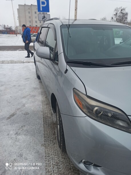 Toyota Sienna III (XL30), 7 мест, 2010 г.